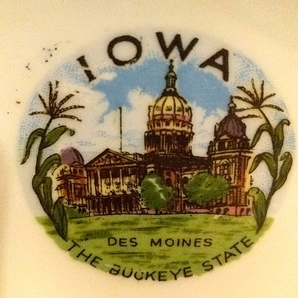 Vintage Misprint Des Moines, Iowa Collectable Souvenir Plate And Cup Set. - Picture 3 of 6